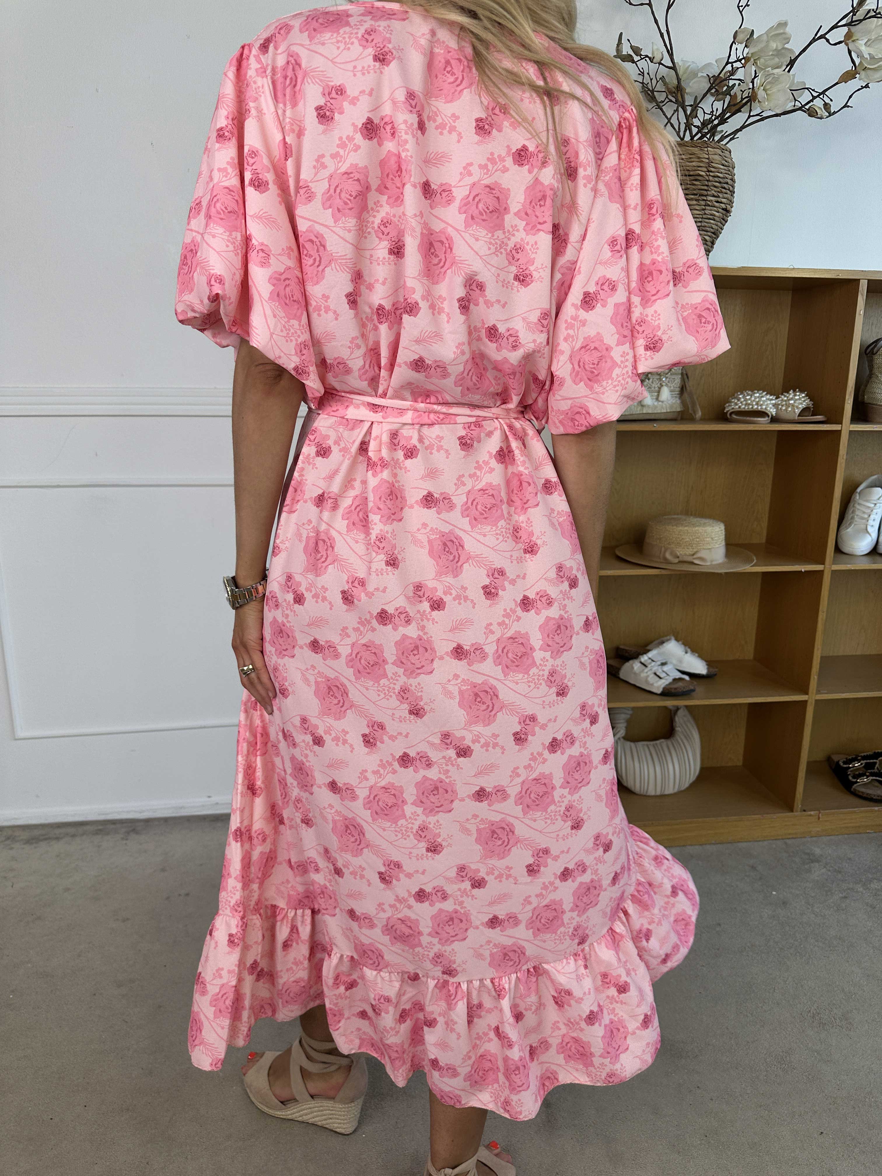 Sakira - Söt blommig klänning med puffärmar